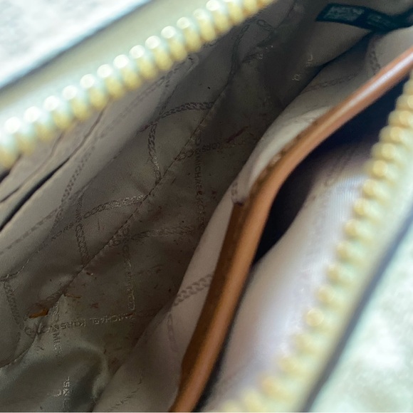 Michael Kors crossbody bag - Picture 3 of 5